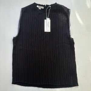 Black Sleeveless Pleated Top